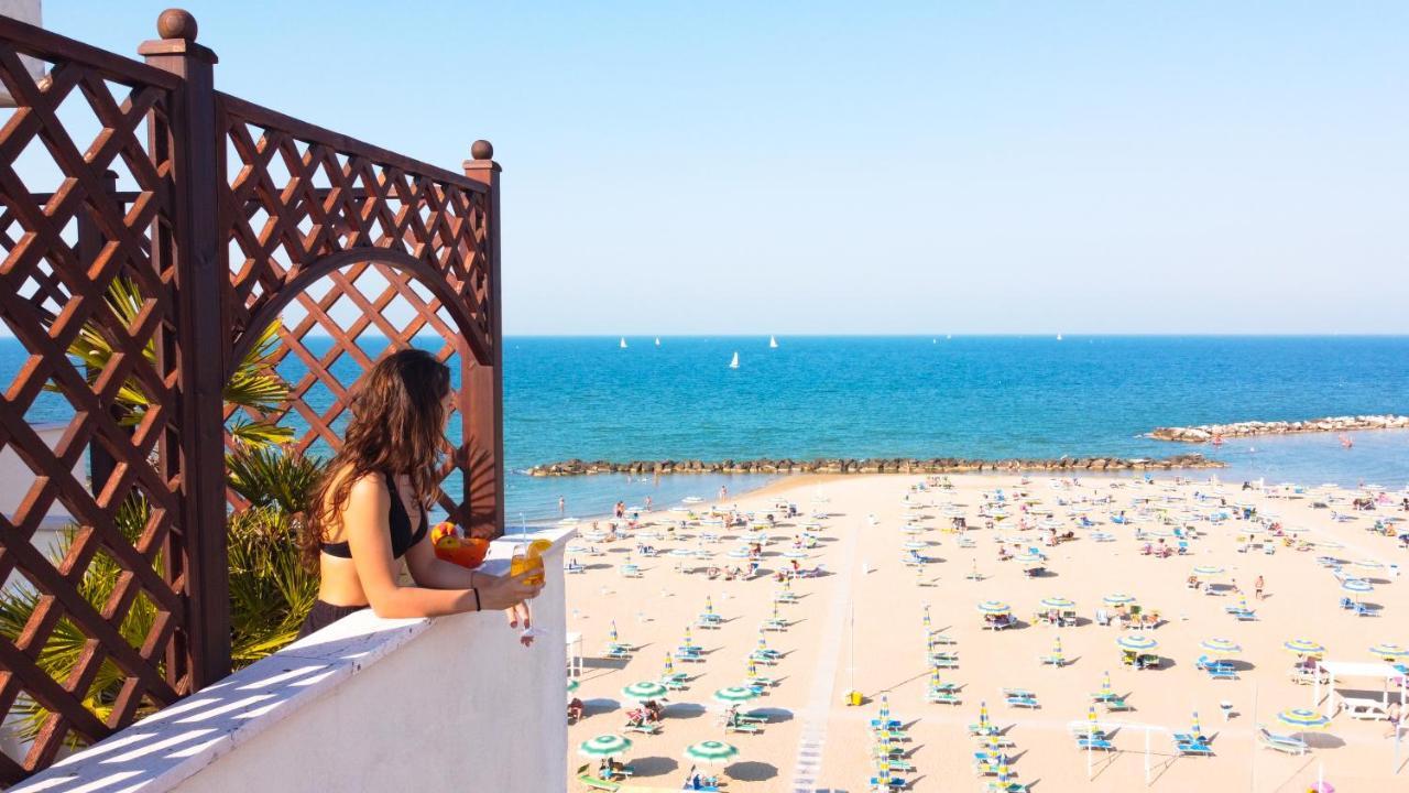 Hotel Driade Sul Mare 里米尼 外观 照片