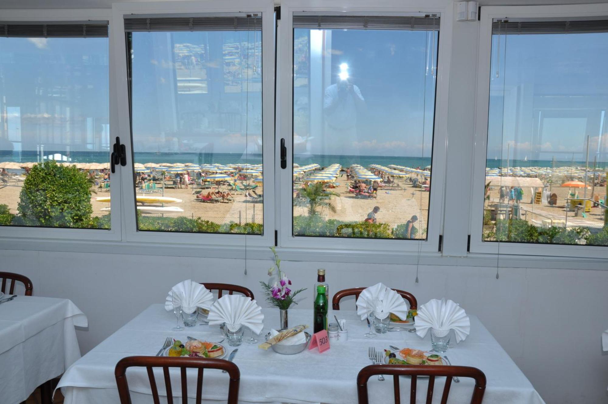 Hotel Driade Sul Mare 里米尼 外观 照片